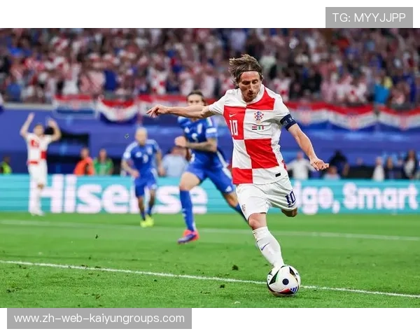 克罗地亚的战斗精神激励万千球迷，莫德里奇成为永恒标杆